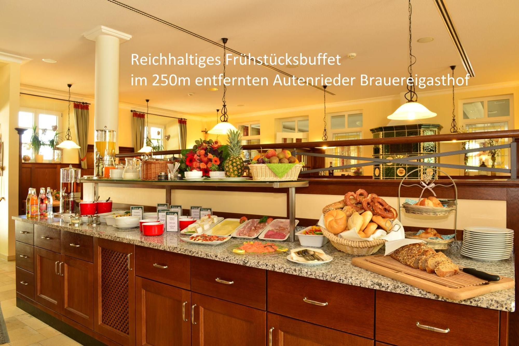Autenrieder Gaestehaus Schlossbraeu Ichenhausen Esterno foto