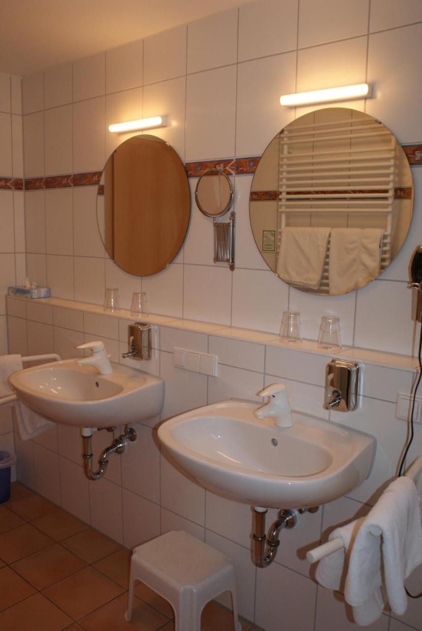 Autenrieder Gaestehaus Schlossbraeu Ichenhausen Esterno foto